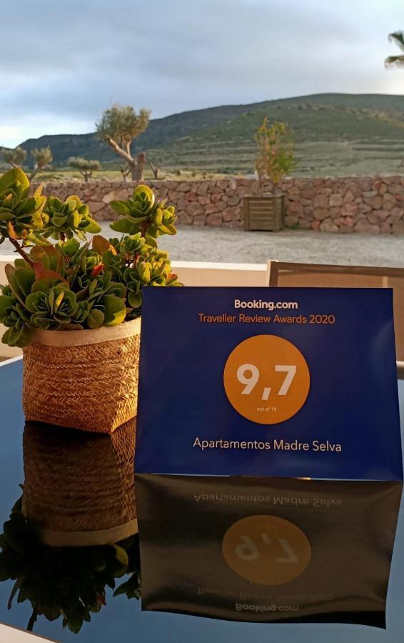Apartamentos Madreselva Fernan Perez 외부 사진