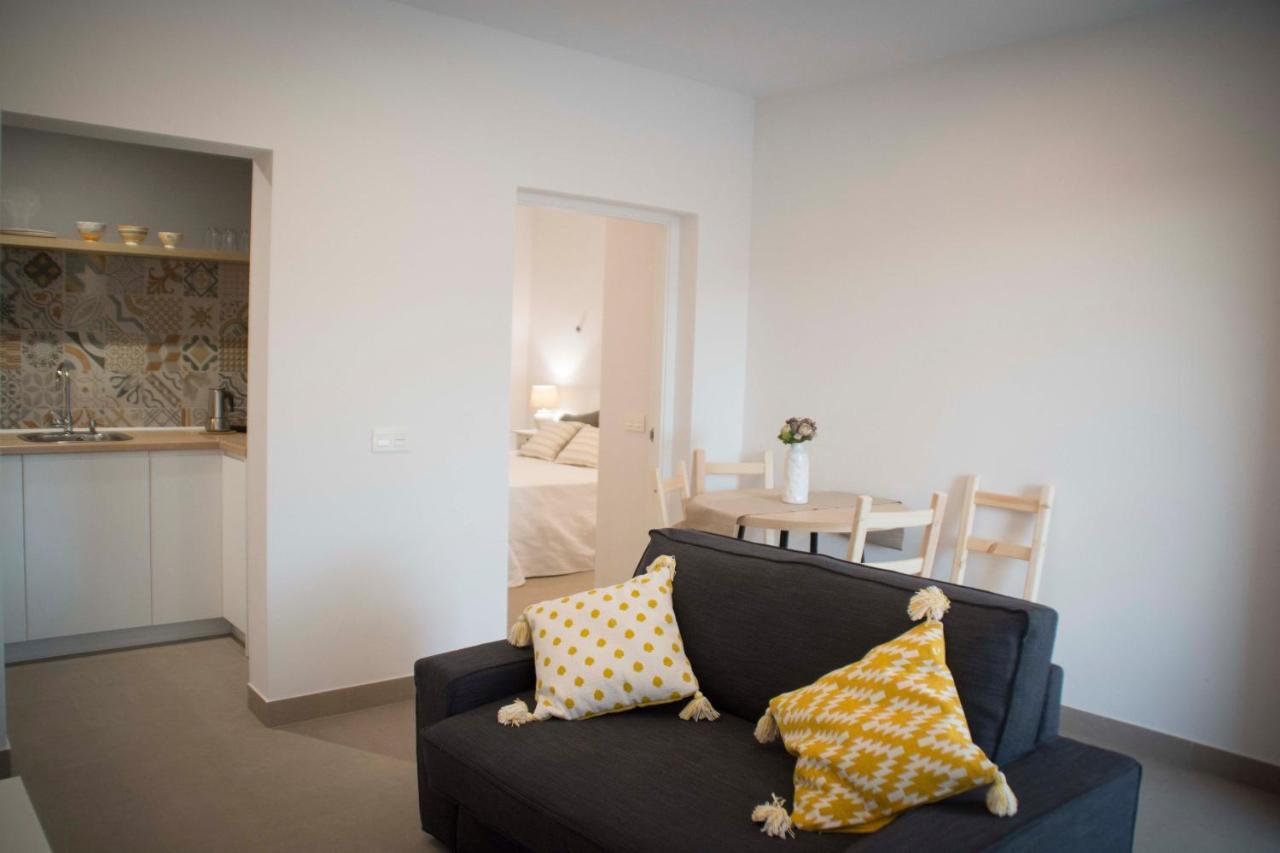Apartamentos Madreselva Fernan Perez 외부 사진