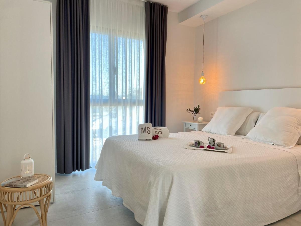 Apartamentos Madreselva Fernan Perez 외부 사진