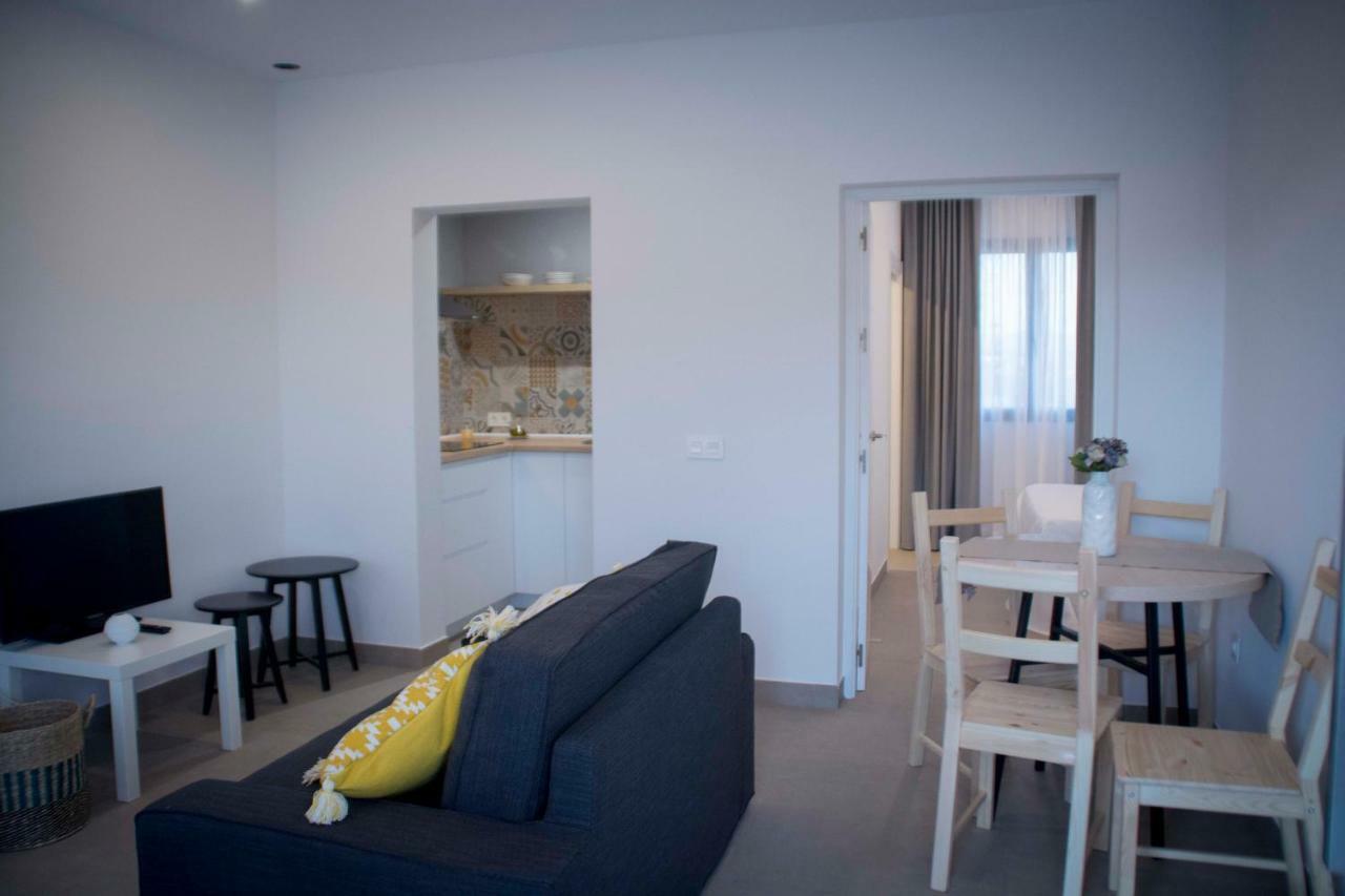 Apartamentos Madreselva Fernan Perez 외부 사진