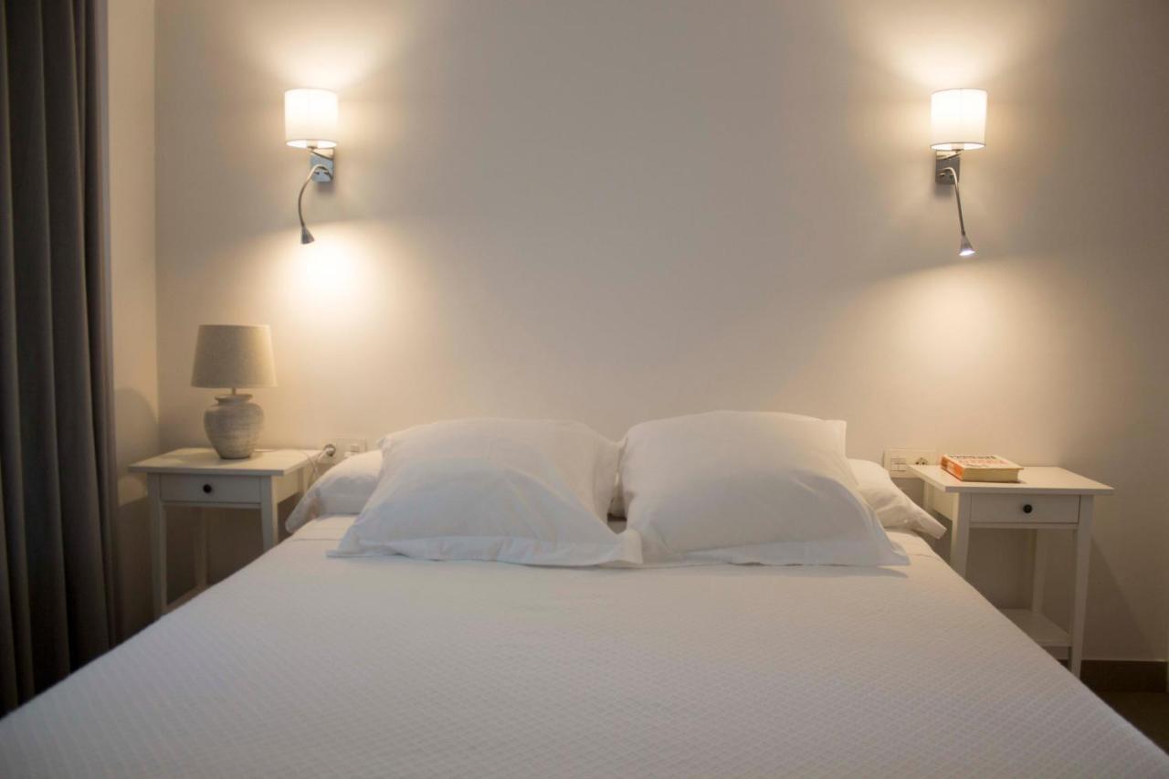 Apartamentos Madreselva Fernan Perez 외부 사진